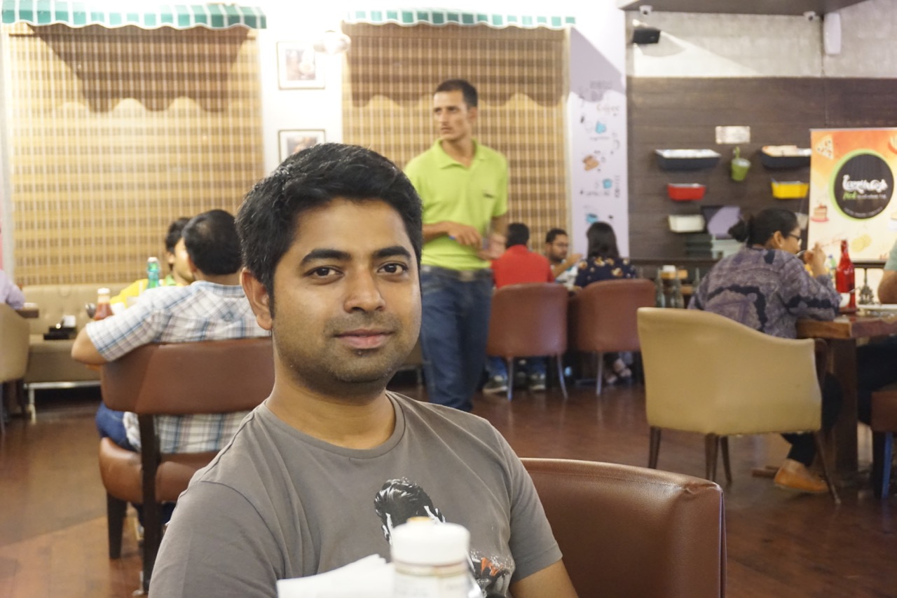 Firoze took this snap of me at Lazy Mojo.