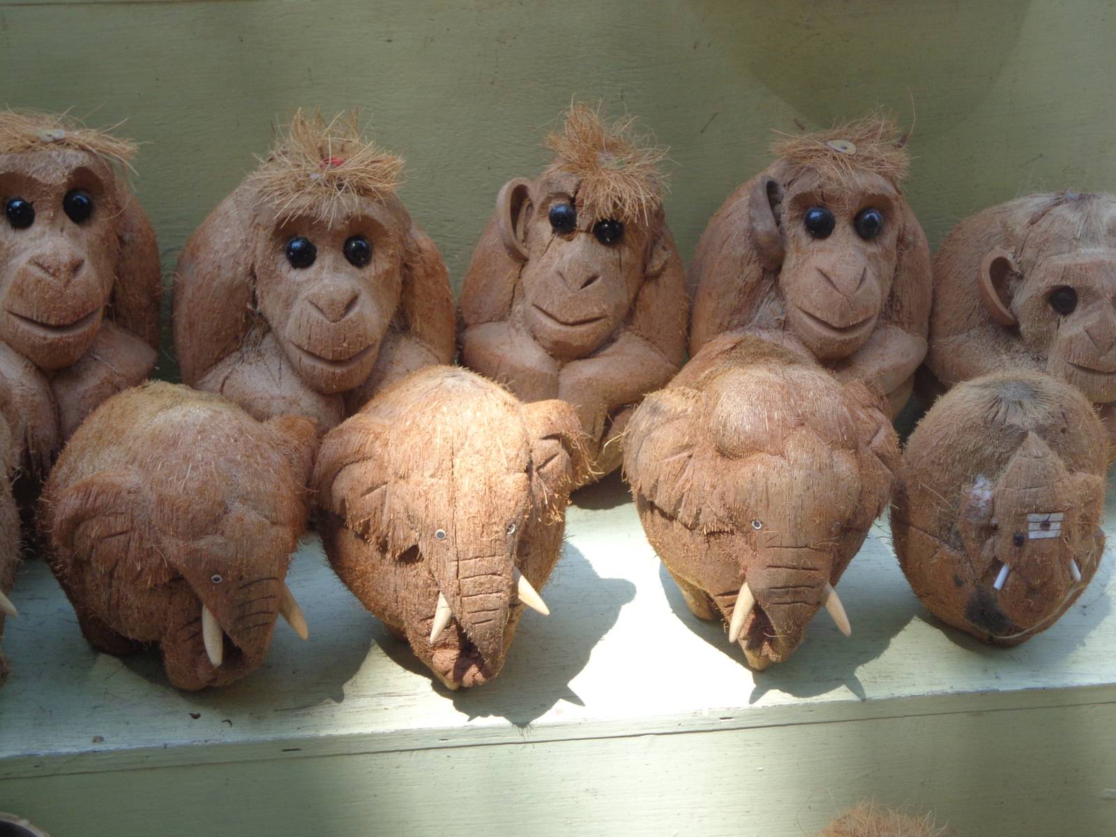 A lot of localites sell locally made goods near tourist attractions. These dolls made of coconut shells were pretty amusing.