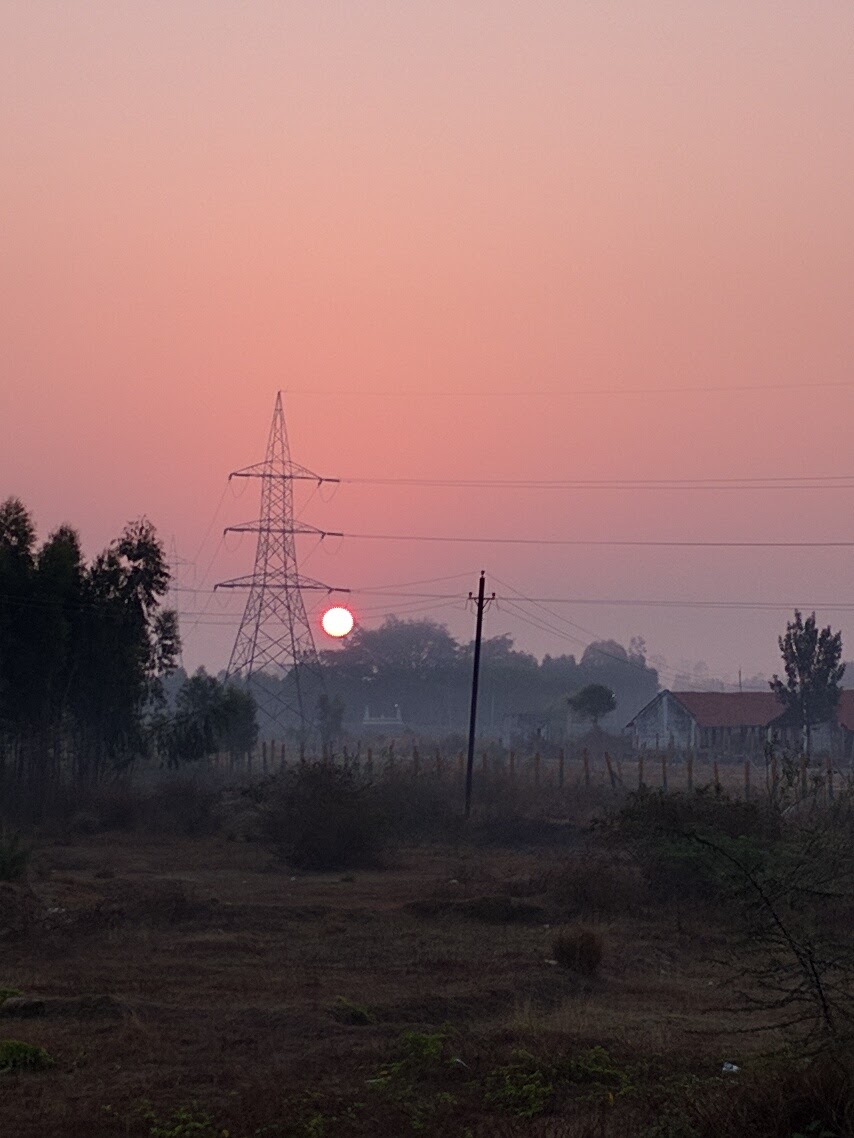 At around 6:30 am, the Sun was visible in the sky.