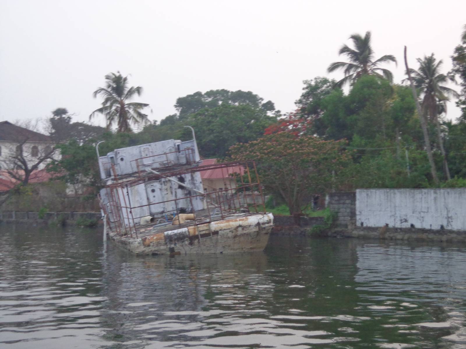 No country for dead boats!