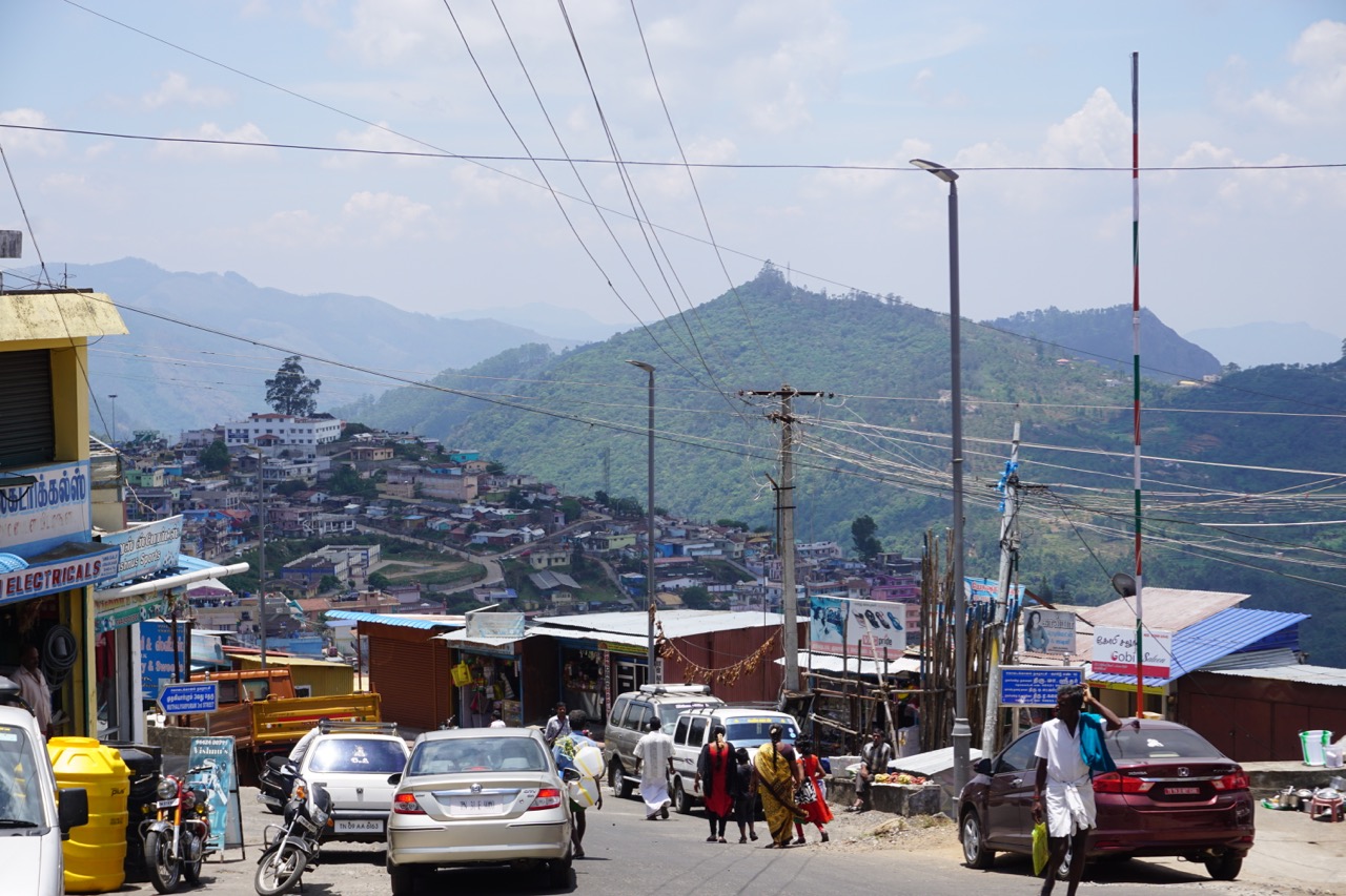 Kodaikanal Bazaar Road. My mom bought a cheap woollen shawl from one of the shops.