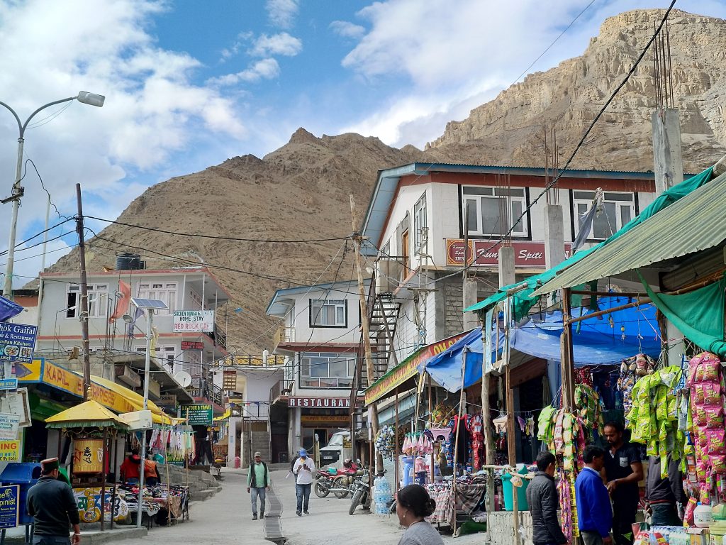 In about one hour, I had descended all the way from the top of the mountain on the right.