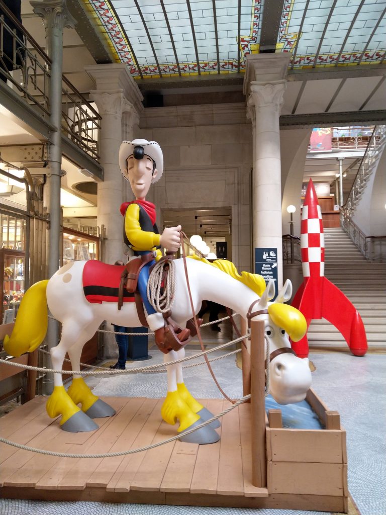 A large figurine of Lucky Luke greeted me near the entrance.