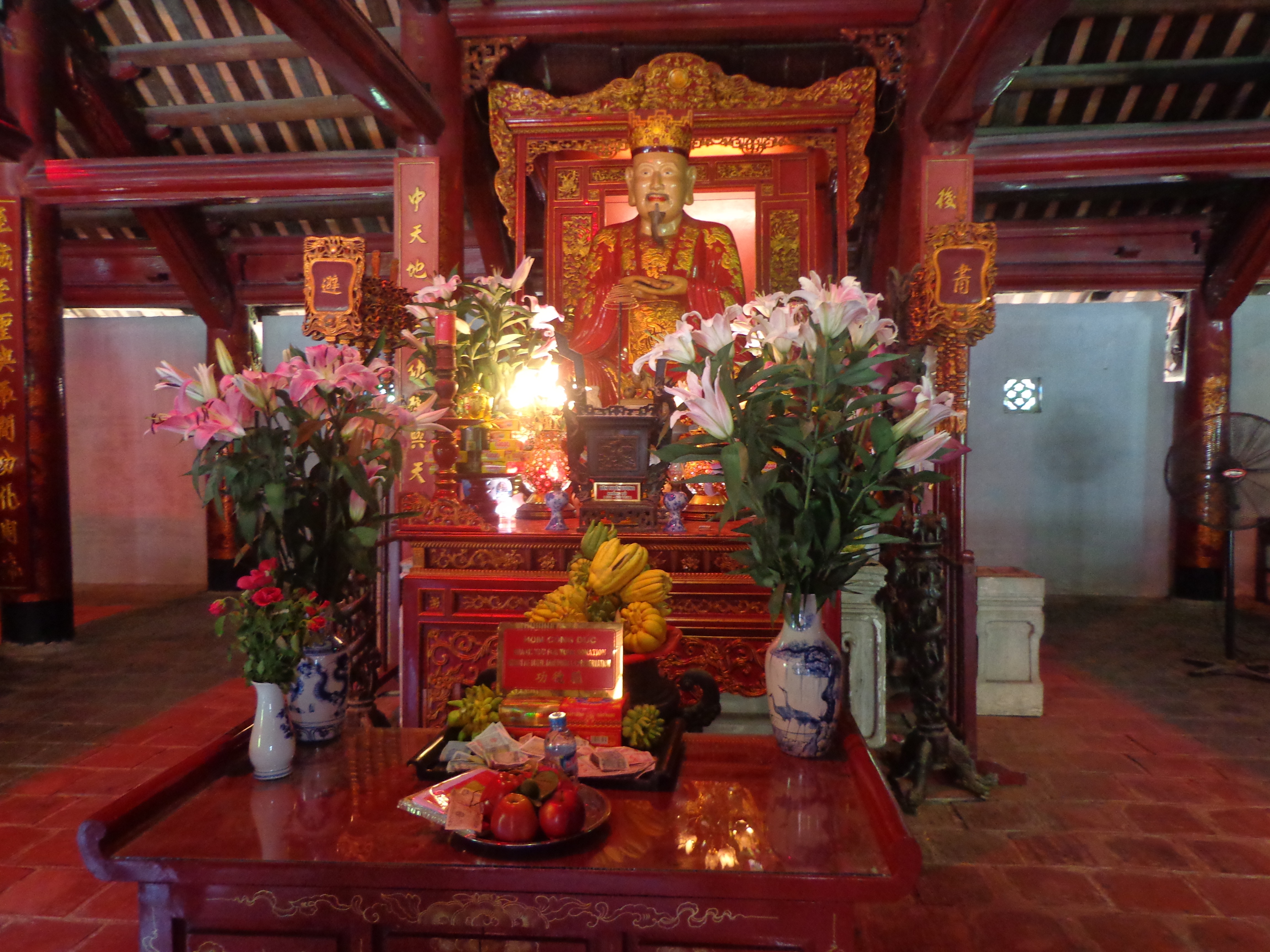 The main shrine in the Temple of Literature.