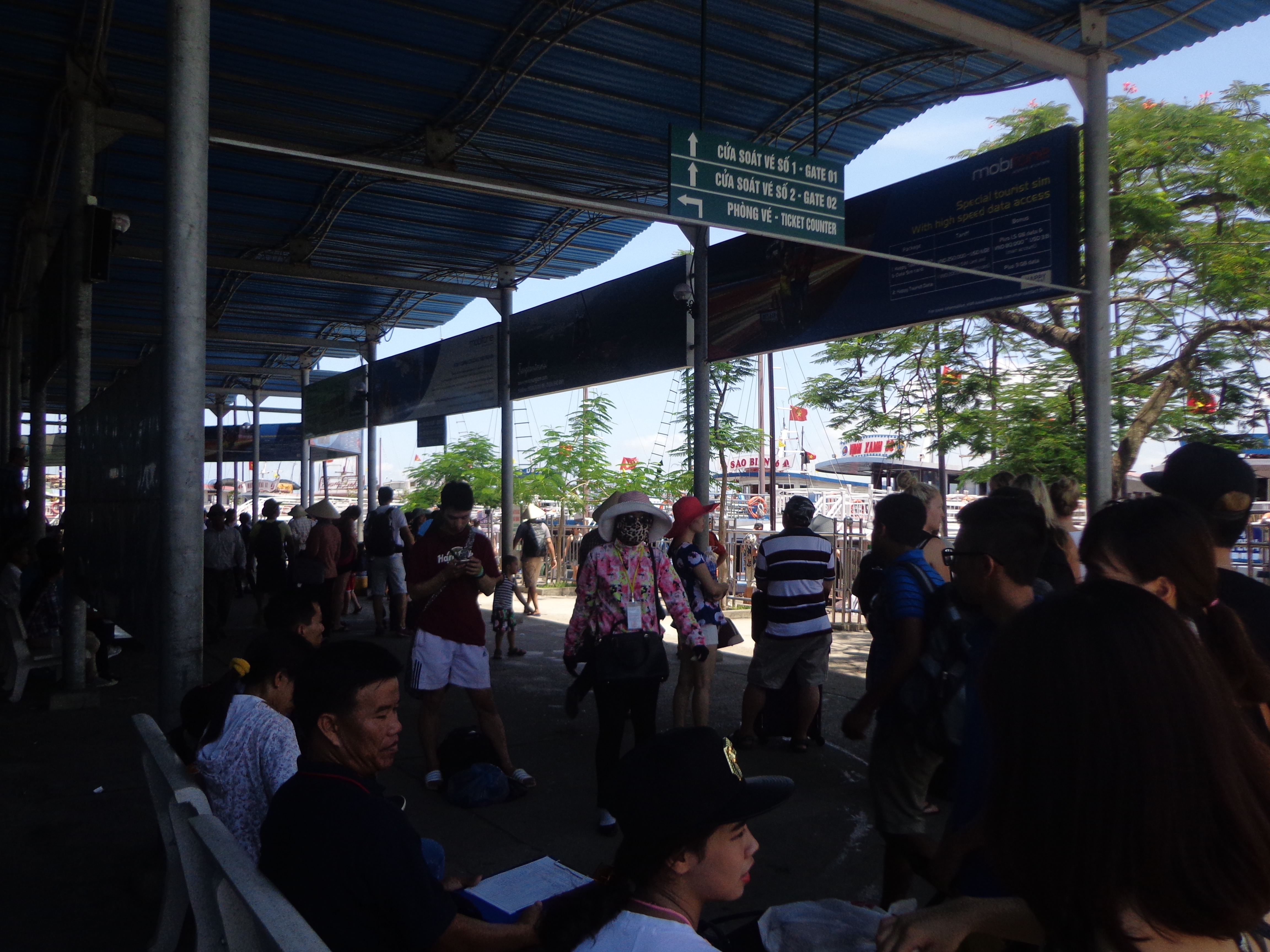 Tourists waiting for their boats at Ha Long bay