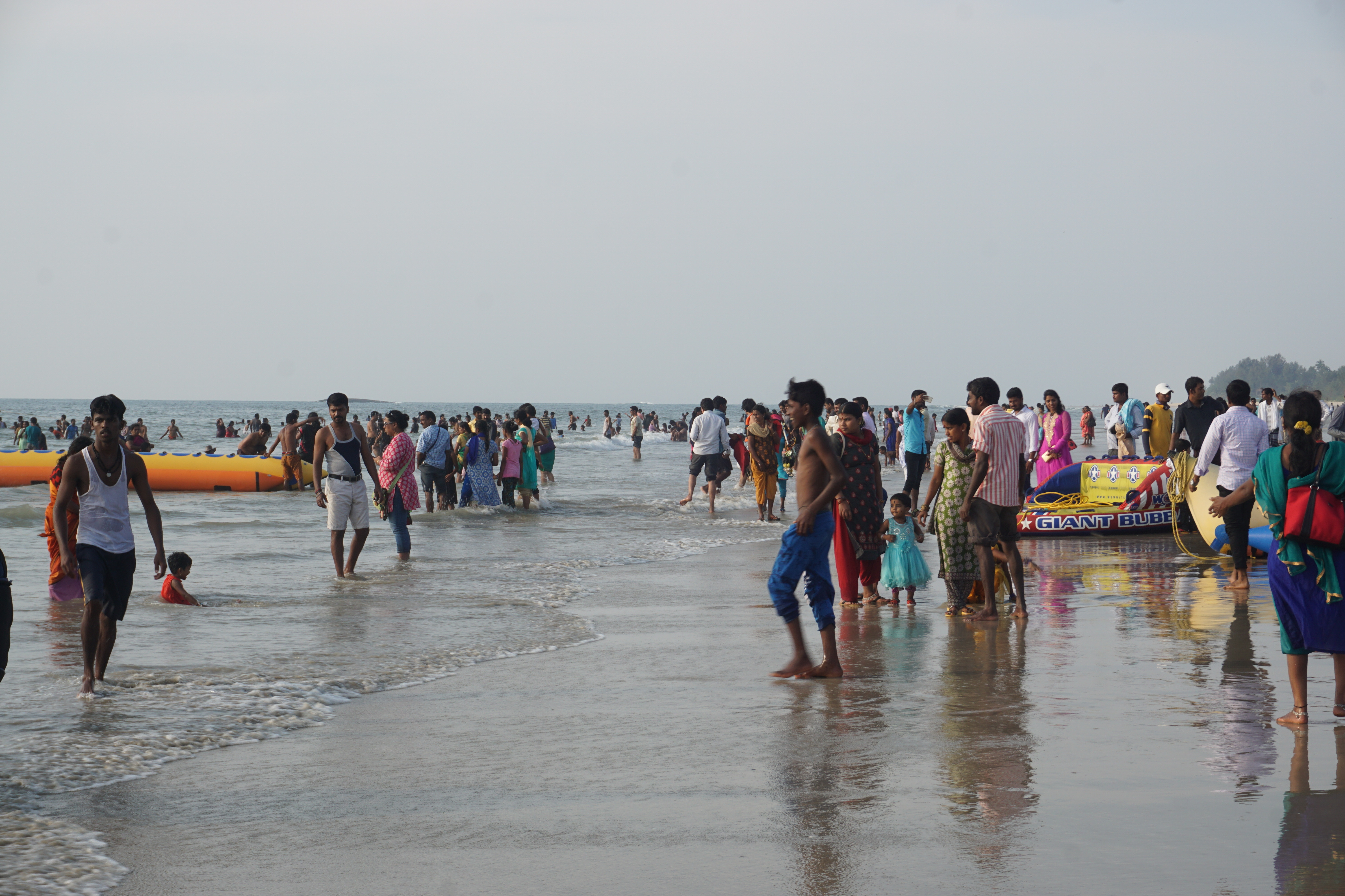Malpe beach was quite crowded owing to the long weekend.