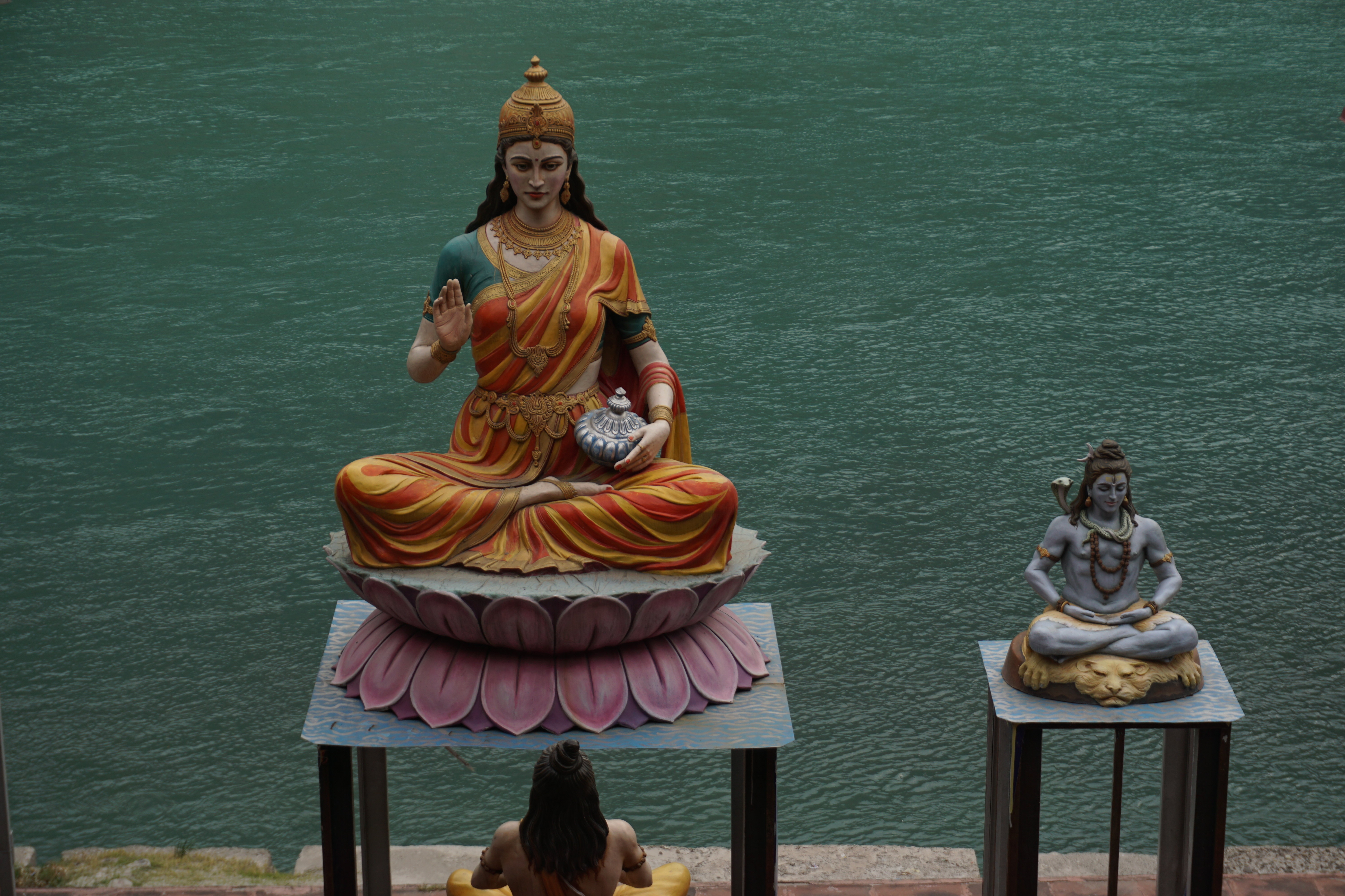 Deified Ganges and Shiva at the ghat beside Lakshman Jhula. I spent quite some time sipping hot tea while enjoying the cool breeze.