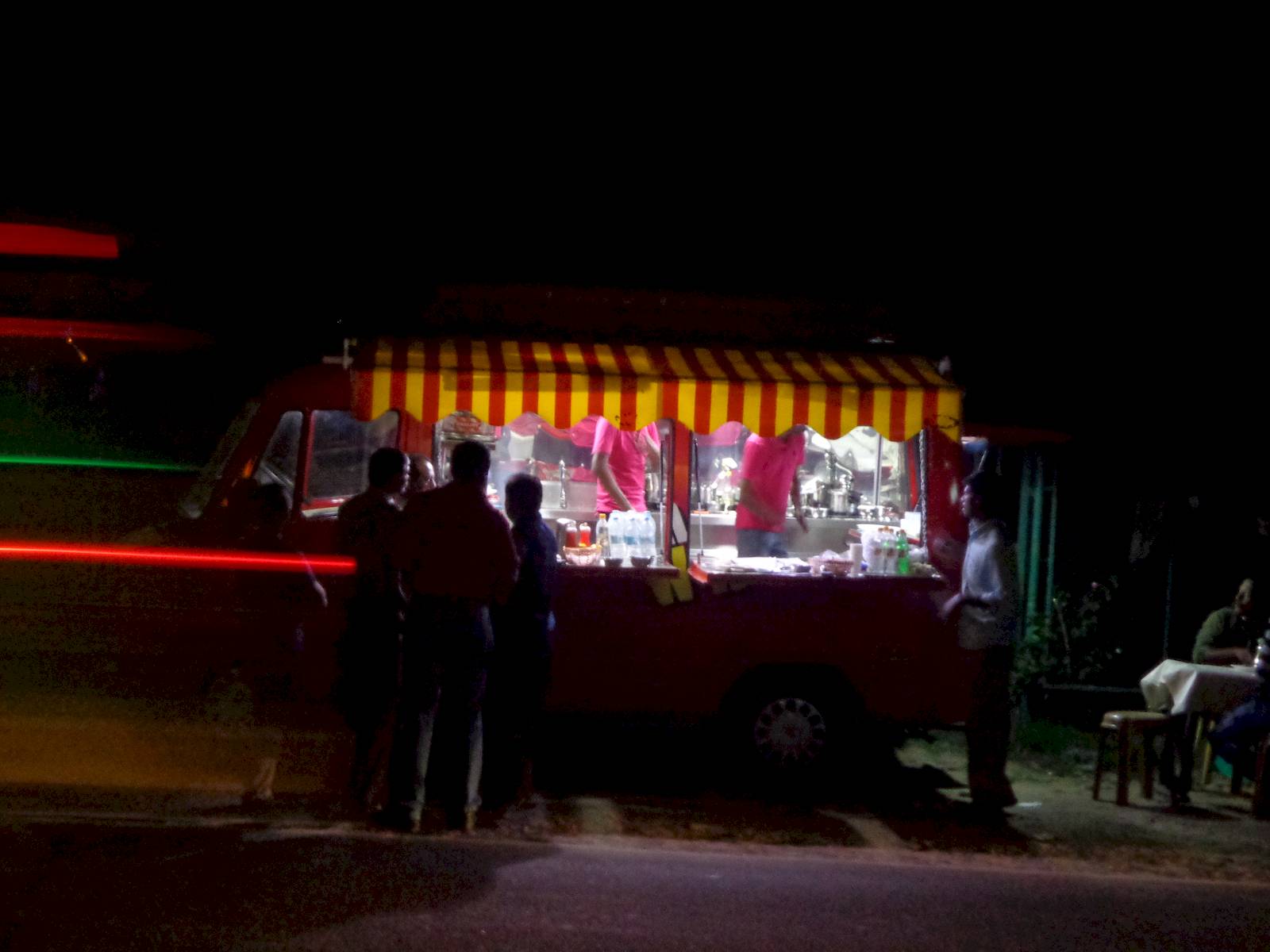 Roadside, mobile eateries, that operate after evening, are abundant in Munnar. I have seen similar mobile eateries in Shillong.