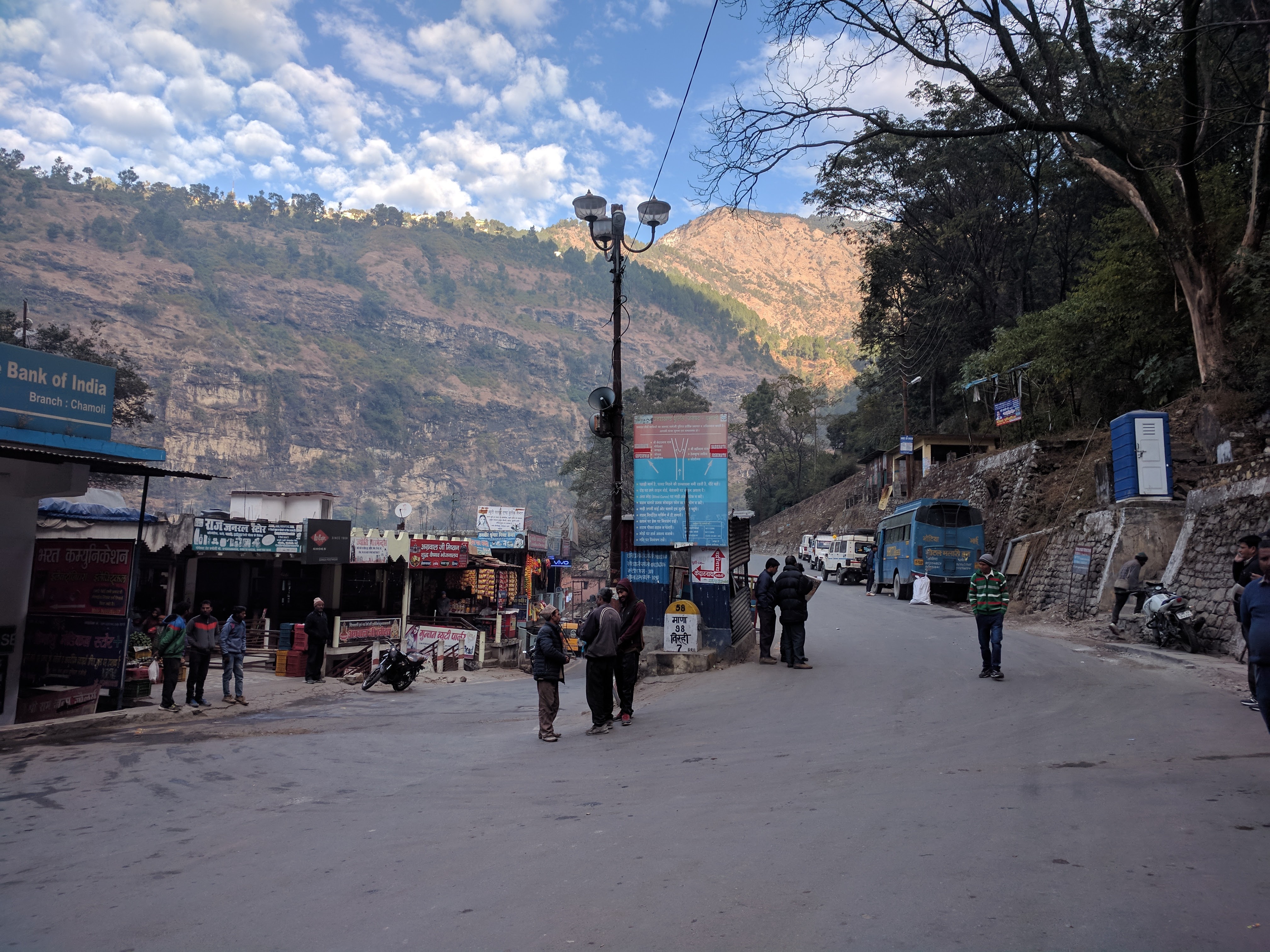 Chamoli in the morning. Barring a few tea shops nothing was operational.