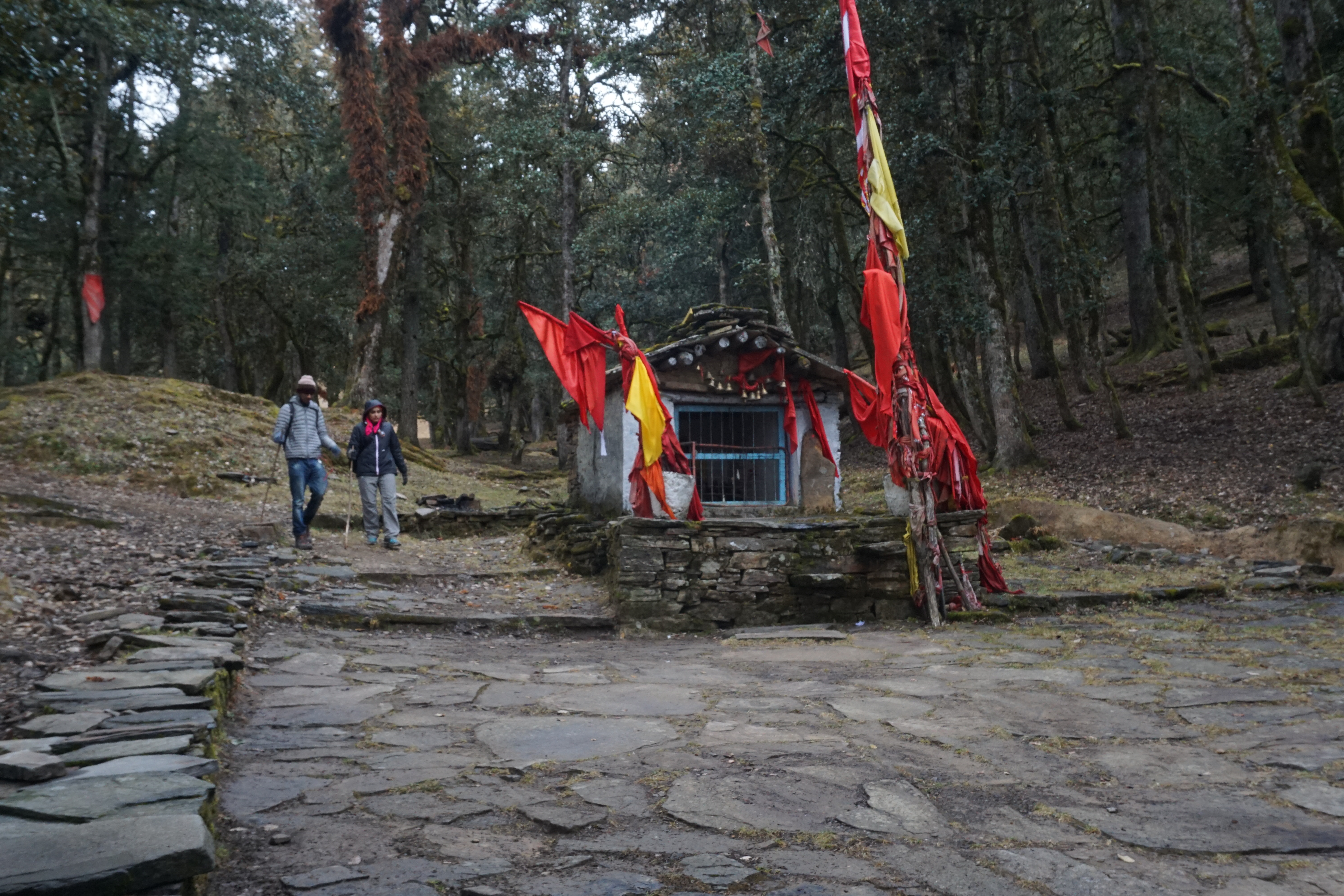 Lone padiyar devata temple. It is more of a resting point for the trekkers than a place of worship.