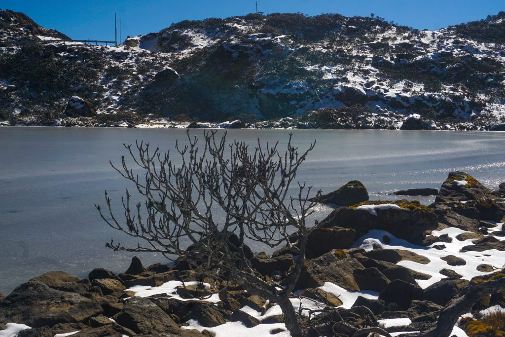 We didn&rsquo;t stop by Panga Teng Tso lake but this unnamed one. All lakes were covered in a sheet of ice.