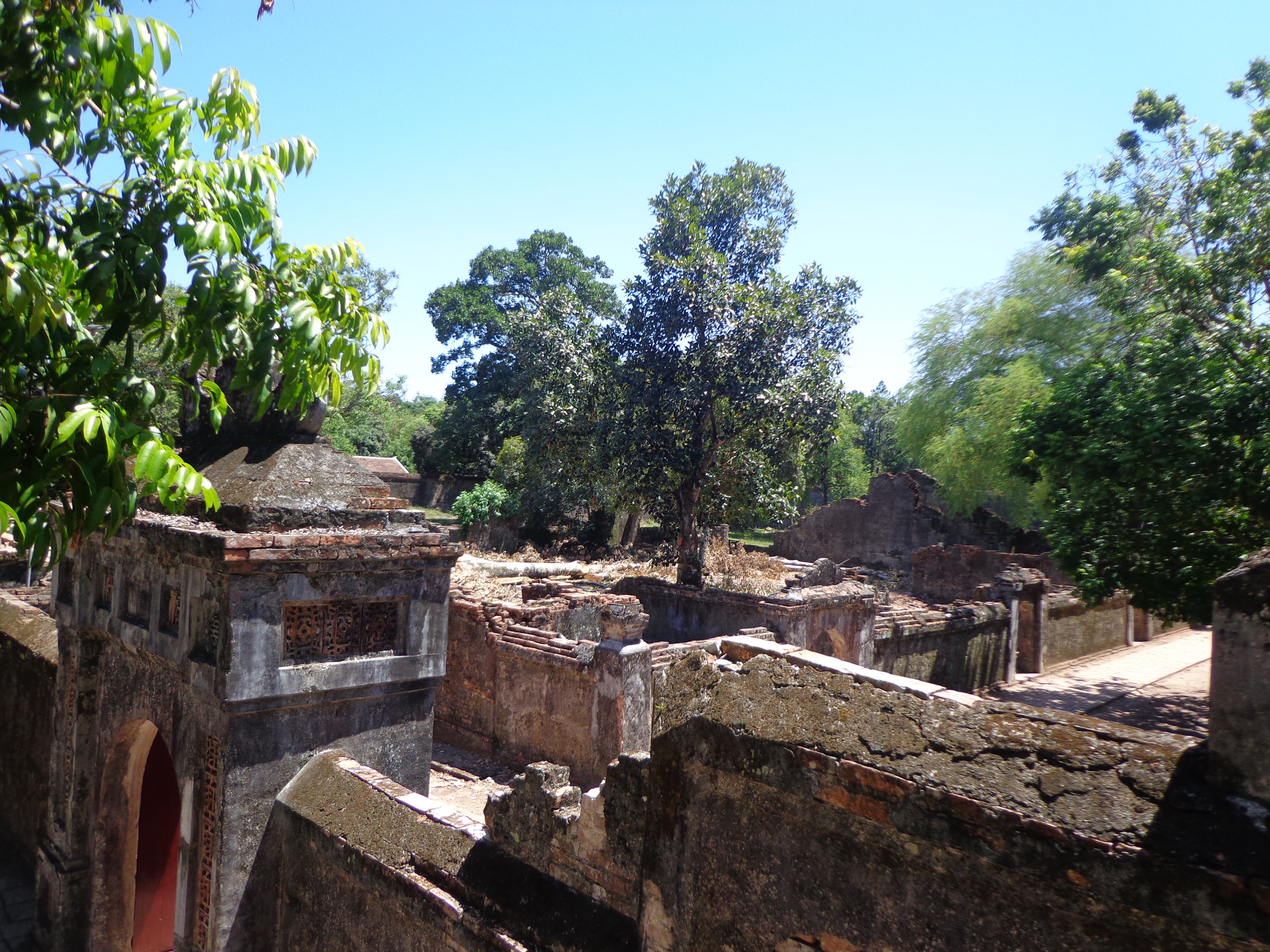 Most parts of these historical sites are in ruins