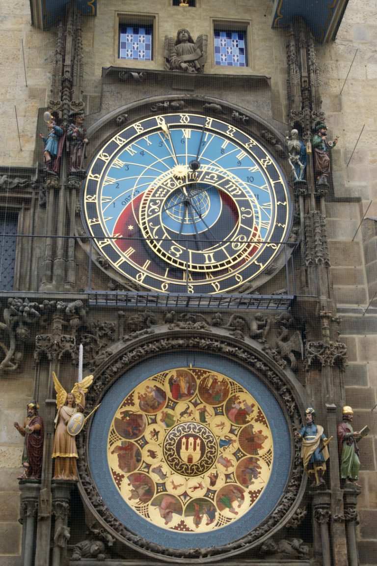 This astronomical clock of the Town Hall is maintained by 6 clocksmiths. They are the only ones allowed to enter the mechanism room. It is said that the stopping of the clocks is a bad omen. The last time it happened, it was for four minutes on December 31, 2001. The next year saw a great flood that devastated Prague.