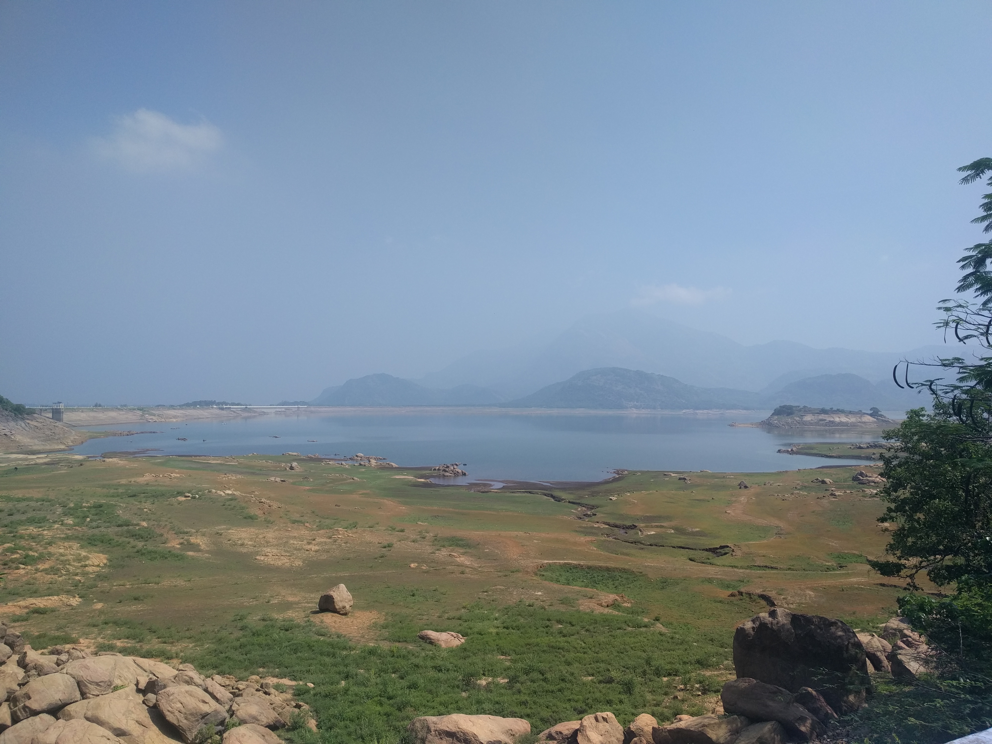 Aliyar dam from the base of the hill.