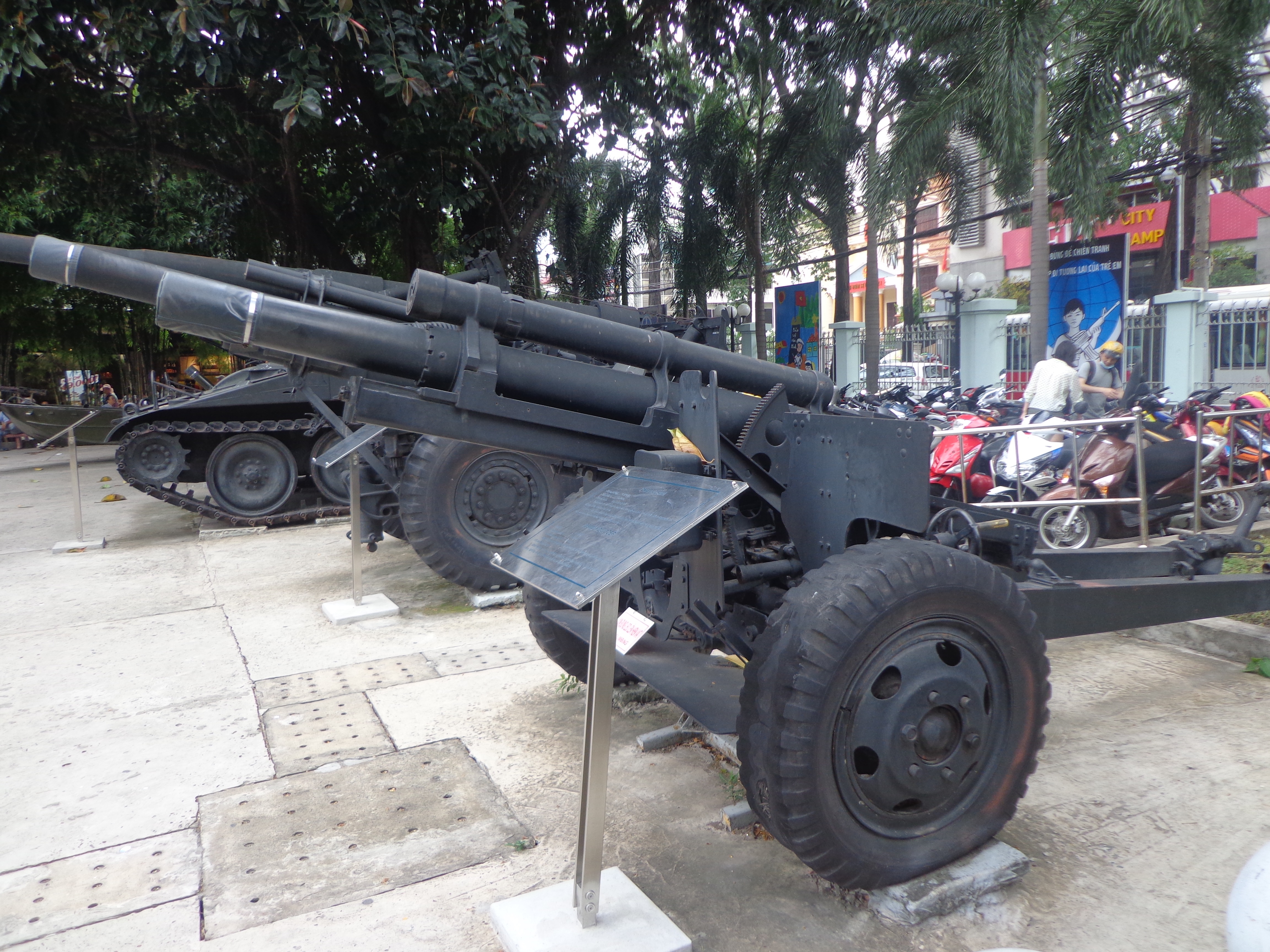 Some heavy artillery on display outside the museum building.