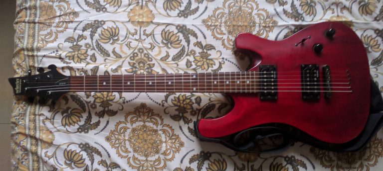 All cleaned up, with new D&rsquo;Addario 10-46 strings. (Standard EXL nickel wounds; nothing fancy.)