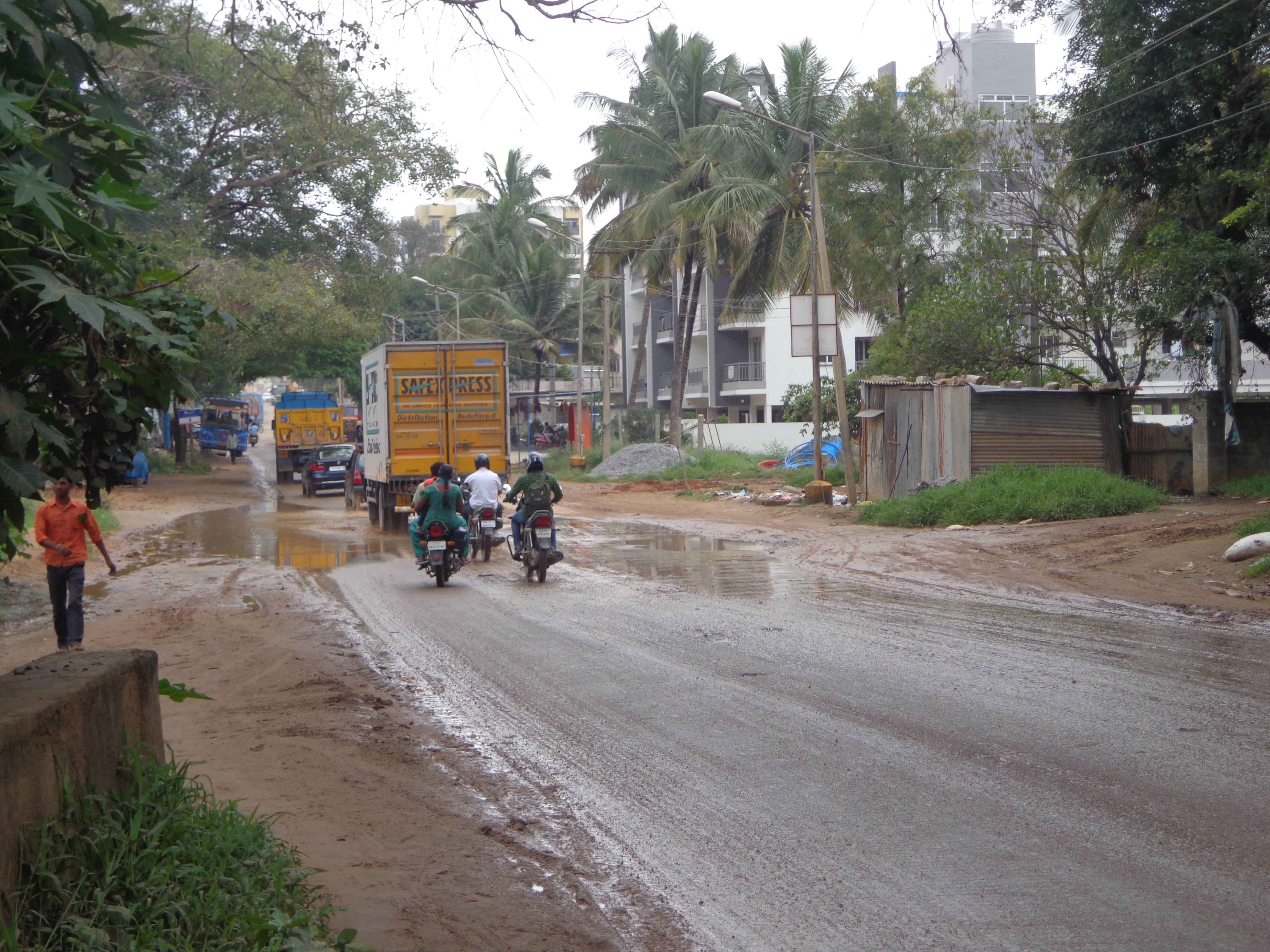 The sludge re-appears near Varthur village.