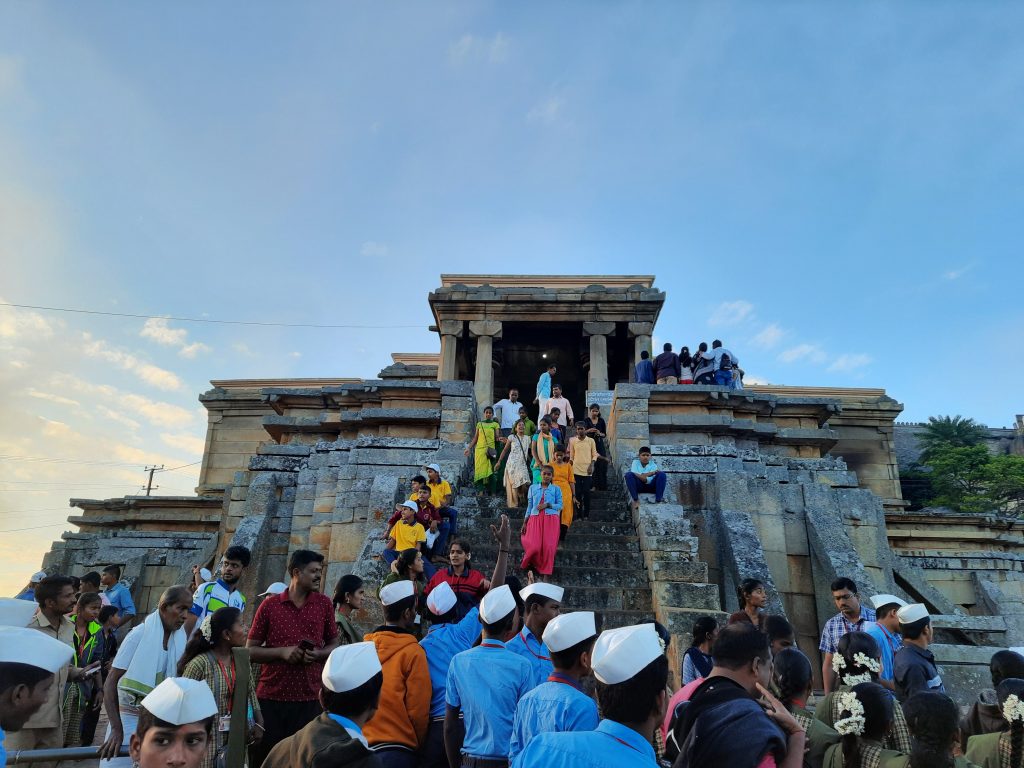 The basadi (temple) on Vindhyagiri.